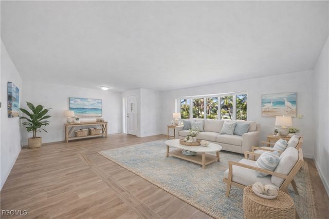 1019 Lindgren BLVD, Sanibel, FL 33957