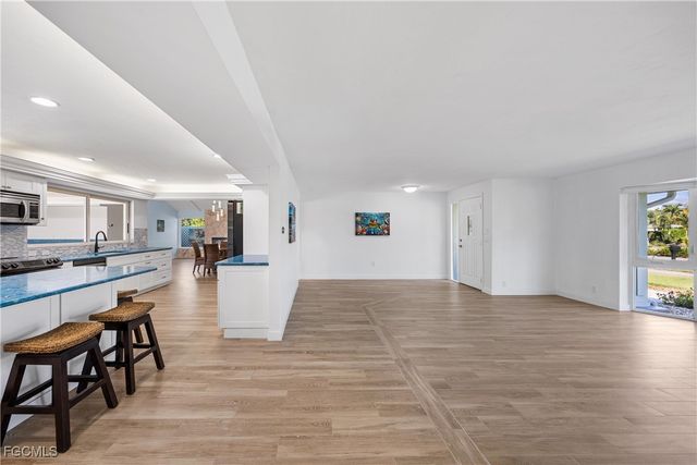 1019 Lindgren BLVD, Sanibel, FL 33957