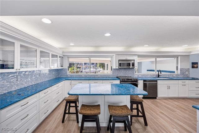 1019 Lindgren BLVD, Sanibel, FL 33957