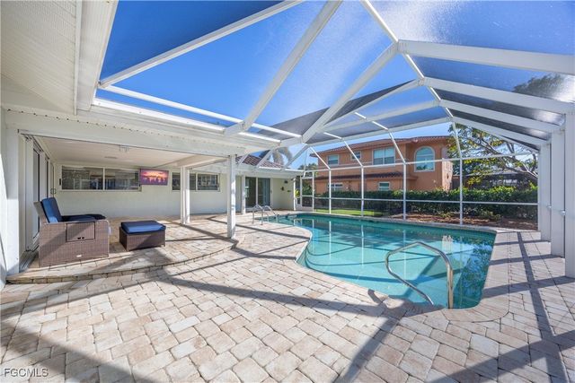 1019 Lindgren BLVD, Sanibel, FL 33957
