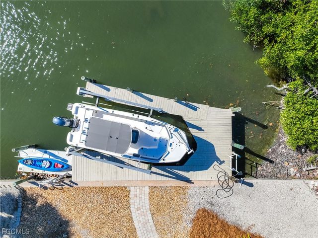 1019 Lindgren BLVD, Sanibel, FL 33957