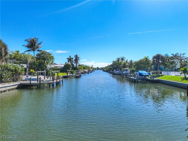 1019 Lindgren BLVD, Sanibel, FL 33957