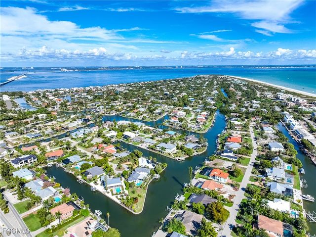 1019 Lindgren BLVD, Sanibel, FL 33957