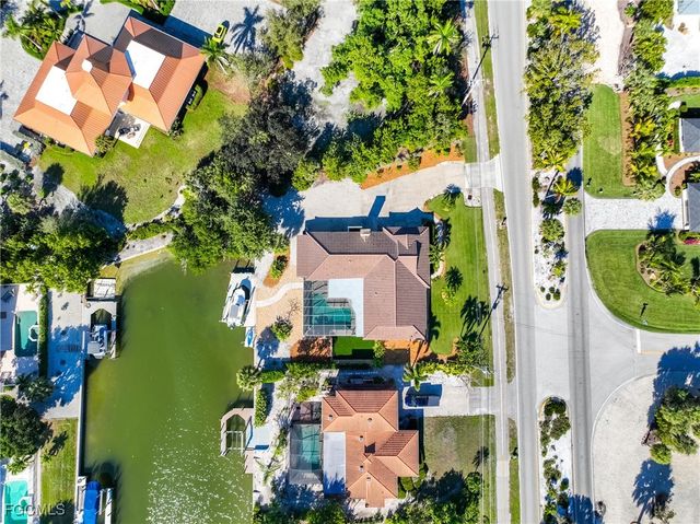 1019 Lindgren BLVD, Sanibel, FL 33957