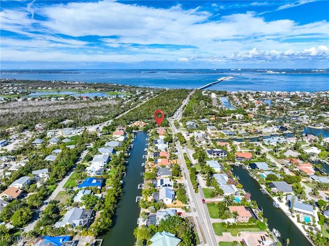 1019 Lindgren BLVD, Sanibel, FL 33957