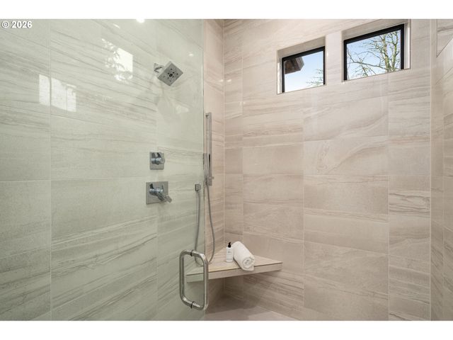 5455 CHILDS Rd, Lake Oswego, OR 97035