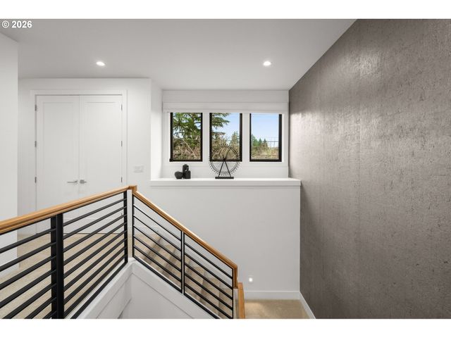 5455 CHILDS Rd, Lake Oswego, OR 97035