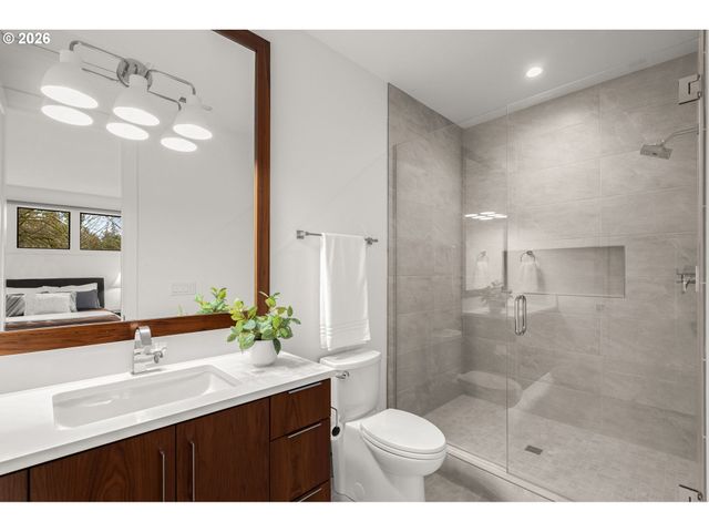 5455 CHILDS Rd, Lake Oswego, OR 97035