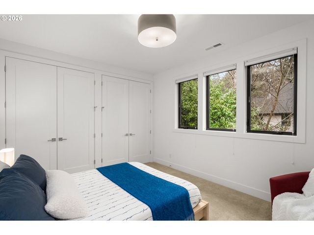 5455 CHILDS Rd, Lake Oswego, OR 97035