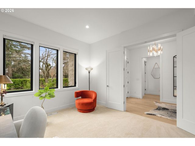 5455 CHILDS Rd, Lake Oswego, OR 97035