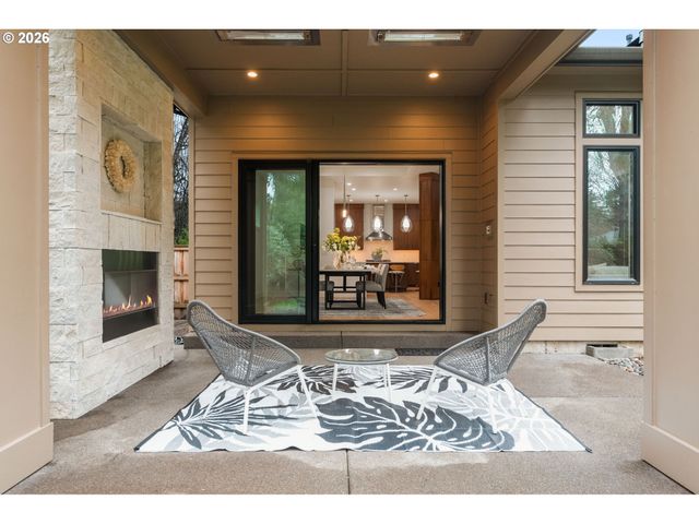 5455 CHILDS Rd, Lake Oswego, OR 97035