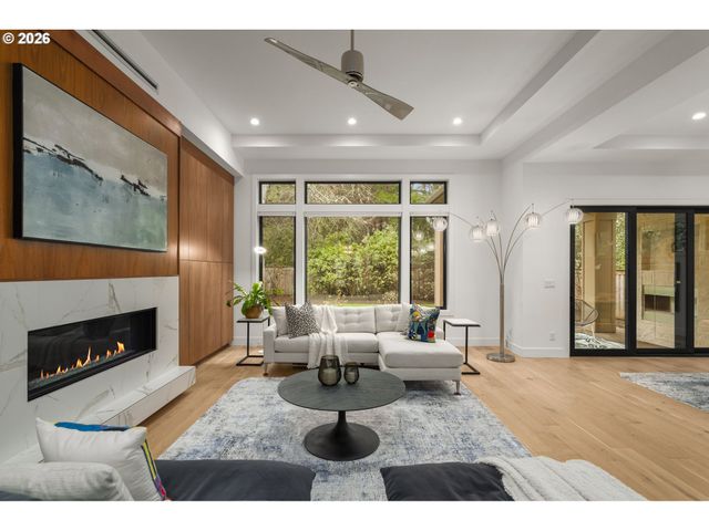 5455 CHILDS Rd, Lake Oswego, OR 97035