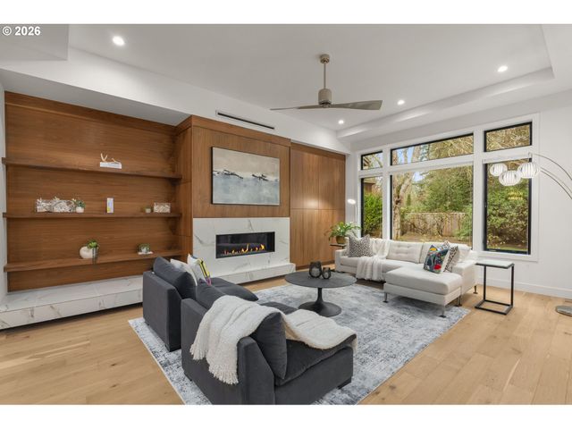 5455 CHILDS Rd, Lake Oswego, OR 97035