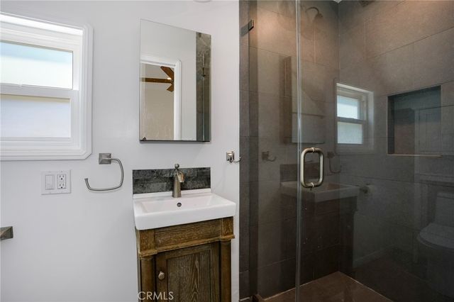 6320 W 85th Street, Los Angeles, CA 90045