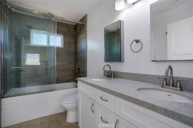 6320 W 85th Street, Los Angeles, CA 90045