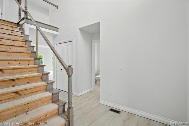 3202 Roma Court, Wixom, MI 48393