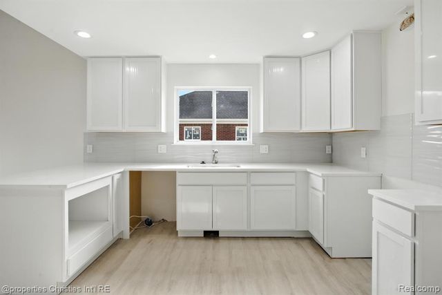 3202 Roma Court, Wixom, MI 48393