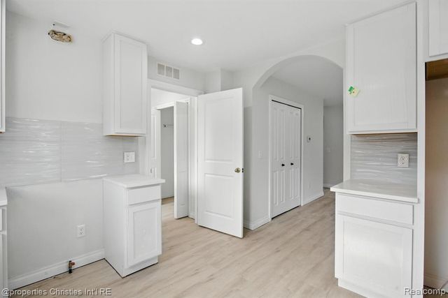 3202 Roma Court, Wixom, MI 48393