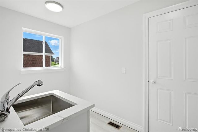 3202 Roma Court, Wixom, MI 48393