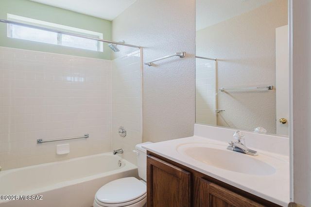 2655 E Nathan Way, Green Valley, AZ 85614