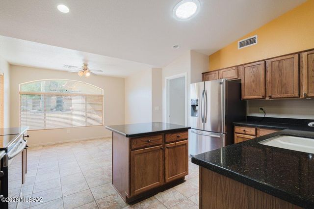 2655 E Nathan Way, Green Valley, AZ 85614