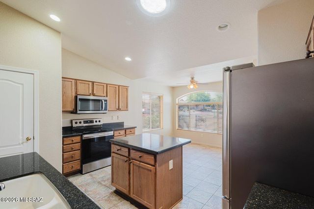 2655 E Nathan Way, Green Valley, AZ 85614