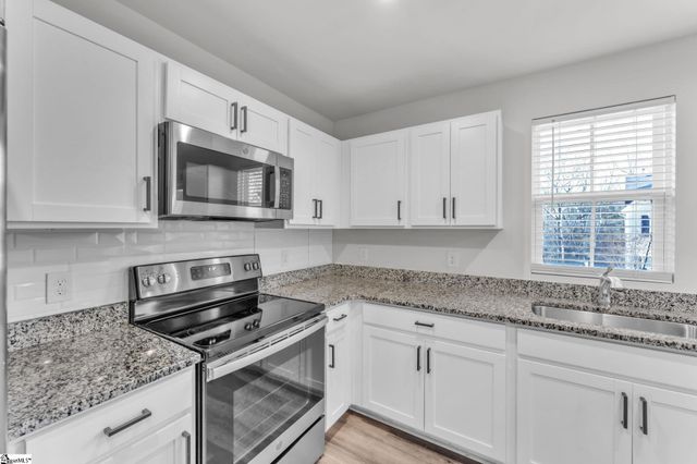 102 Englefield Drive, Fountain Inn, SC 29644