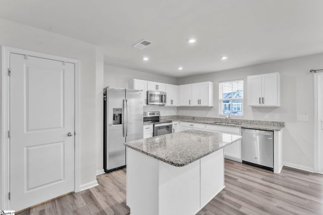 102 Englefield Drive, Fountain Inn, SC 29644