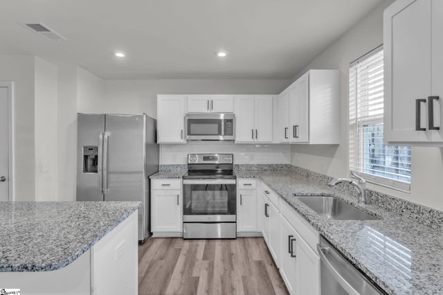 102 Englefield Drive, Fountain Inn, SC 29644