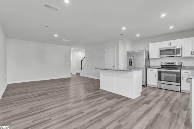 102 Englefield Drive, Fountain Inn, SC 29644