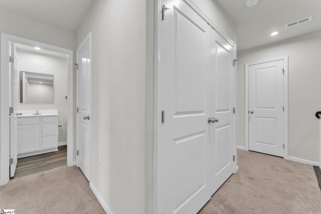 102 Englefield Drive, Fountain Inn, SC 29644