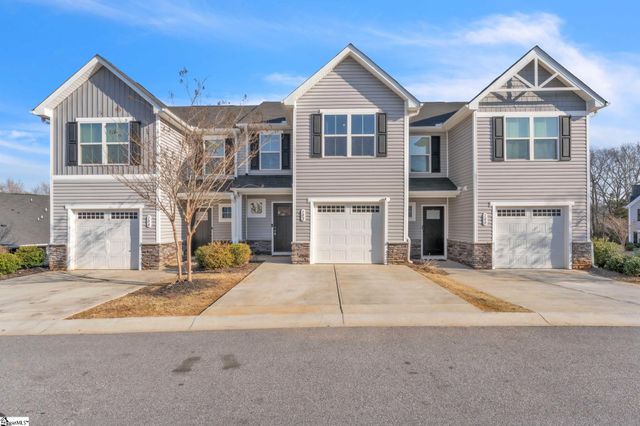 102 Englefield Drive, Fountain Inn, SC 29644