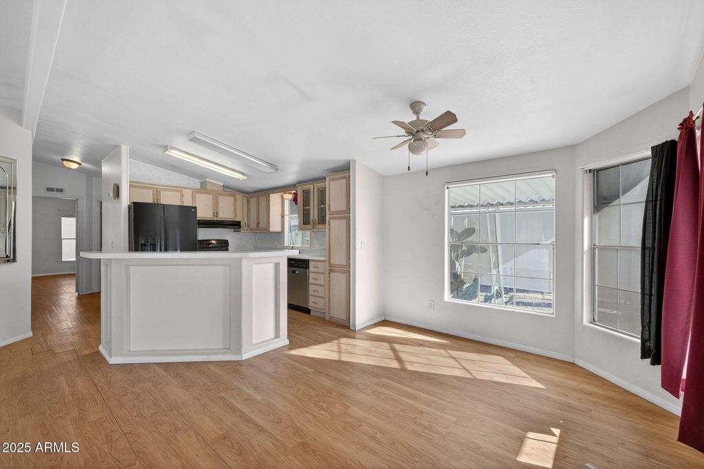 Image 20 of property listing at 7810 W PEORIA Avenue 152, Peoria, AZ 85345