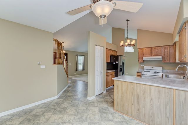 1327 Northgate Drive, Bartlett, IL 60103