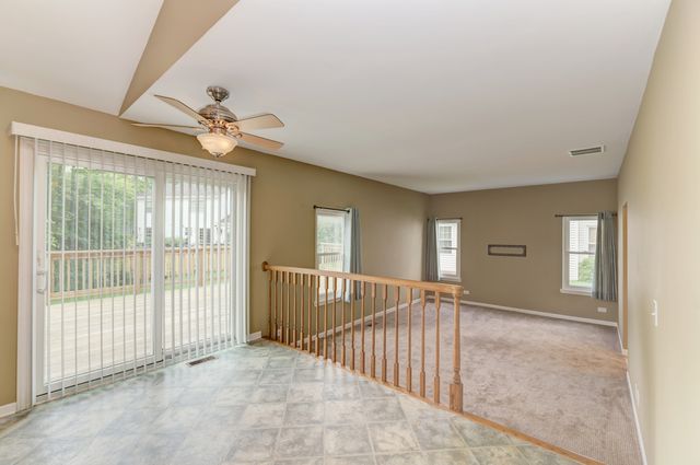 1327 Northgate Drive, Bartlett, IL 60103