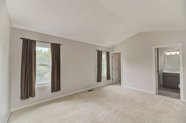 1327 Northgate Drive, Bartlett, IL 60103