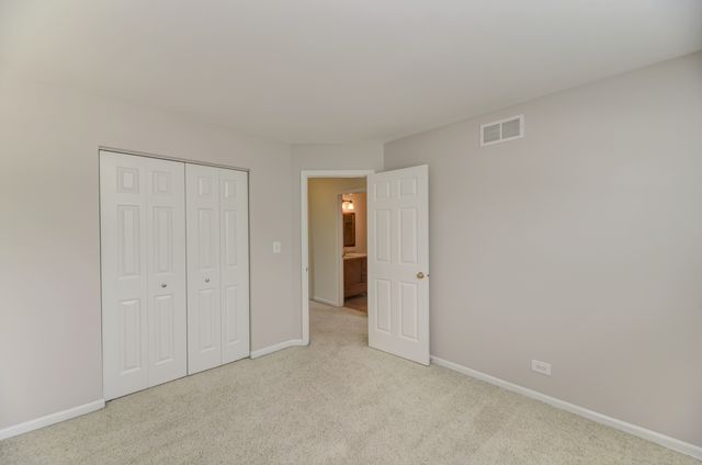1327 Northgate Drive, Bartlett, IL 60103