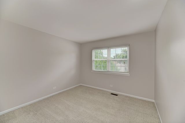 1327 Northgate Drive, Bartlett, IL 60103