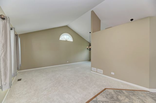 1327 Northgate Drive, Bartlett, IL 60103