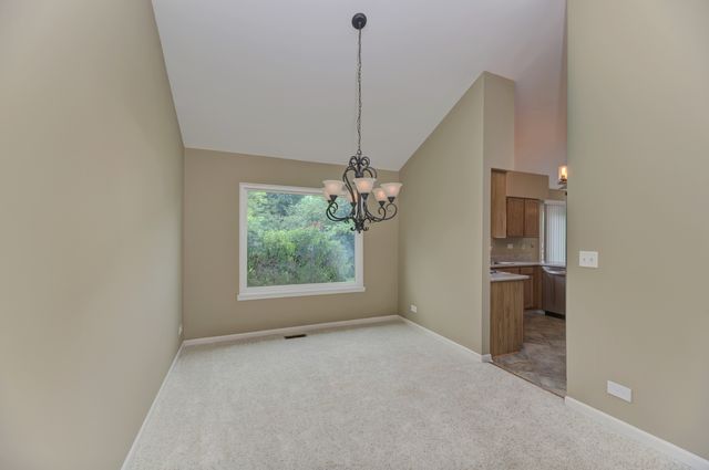 1327 Northgate Drive, Bartlett, IL 60103