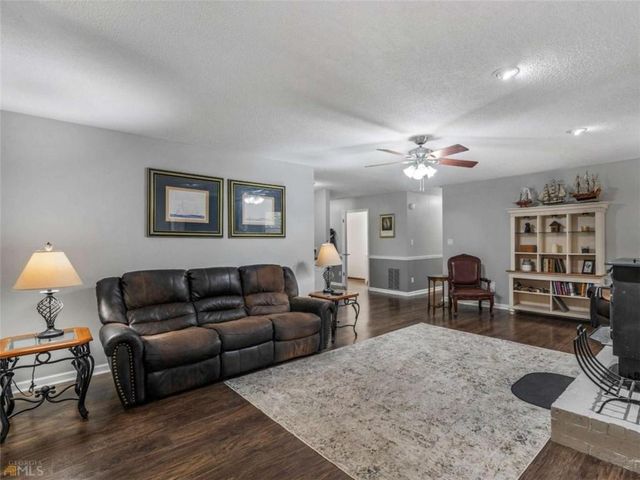 435 Rabbit Run, Mcdonough, GA 30252