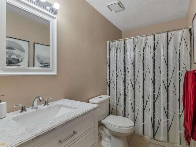 435 Rabbit Run, Mcdonough, GA 30252