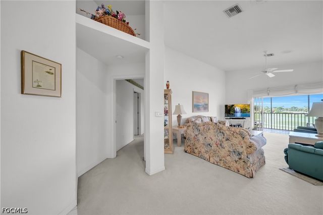 8460 Southbridge DR 3, Estero, FL 33967