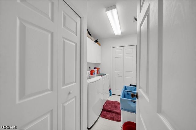 8460 Southbridge DR 3, Estero, FL 33967