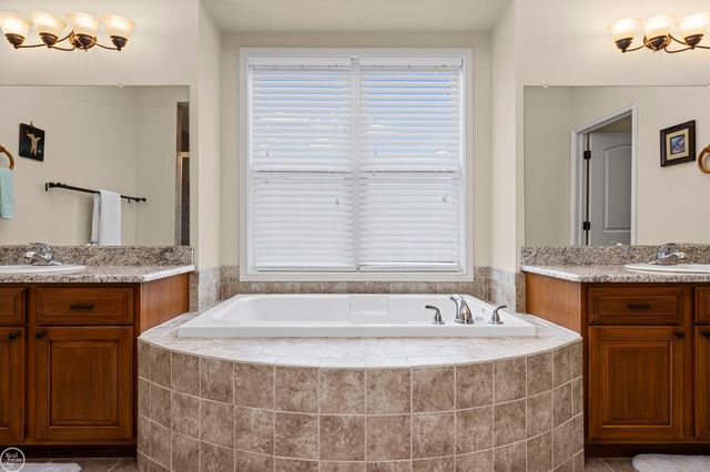 6426 Annapolis Drive, Washington Twp, MI 48094