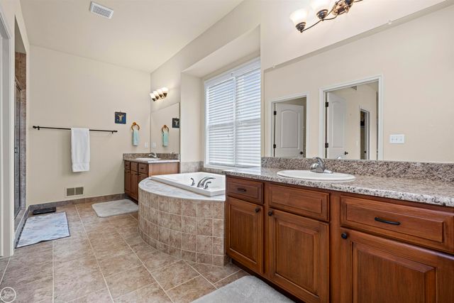 6426 Annapolis Drive, Washington Twp, MI 48094