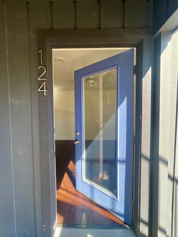 909 Reinli ST 124, Austin, TX 78751