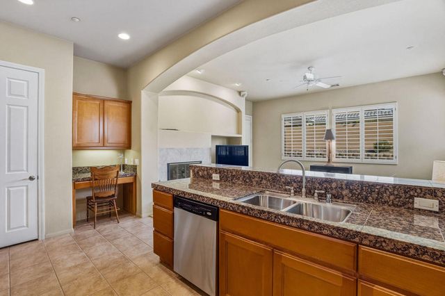 2 Vista Mirage Way, Rancho Mirage, CA 92270