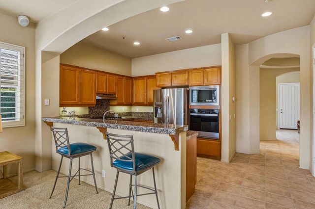 2 Vista Mirage Way, Rancho Mirage, CA 92270