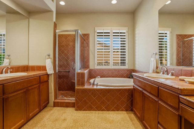 2 Vista Mirage Way, Rancho Mirage, CA 92270